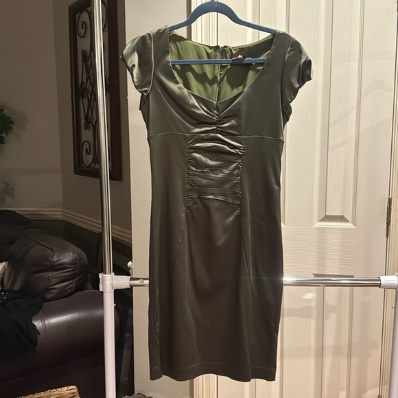 nicole miller satin vintage olive green ruched dress size 6 - Picture 4 of 6